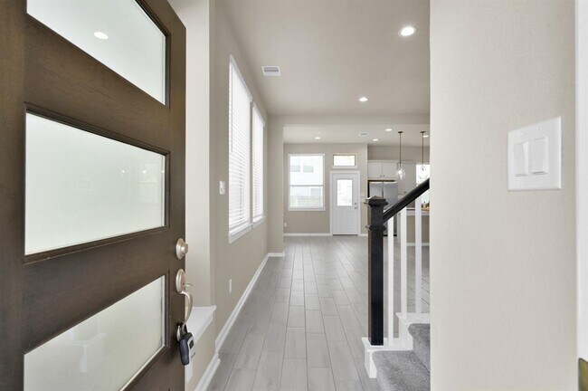 Foto del edificio - 308 N Spotted Fern Dr