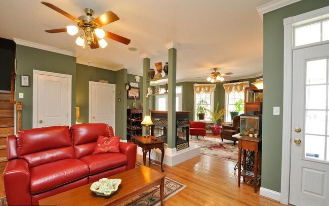 Building Photo - 202 Azalea Road