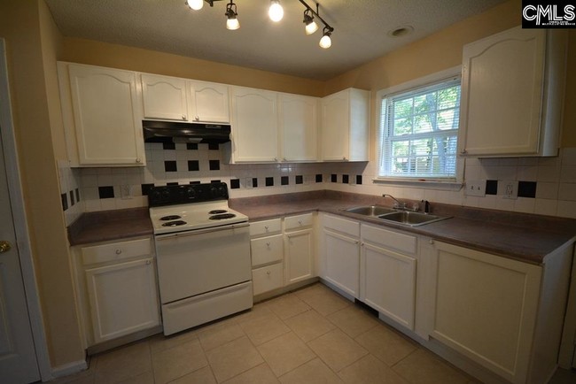 Foto del edificio - 119 Chatham Circle