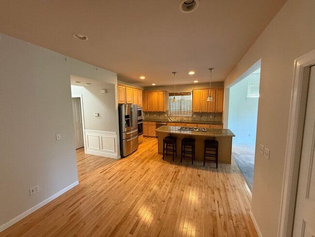 Building Photo - Updated Beautiful Mill Creek Home!