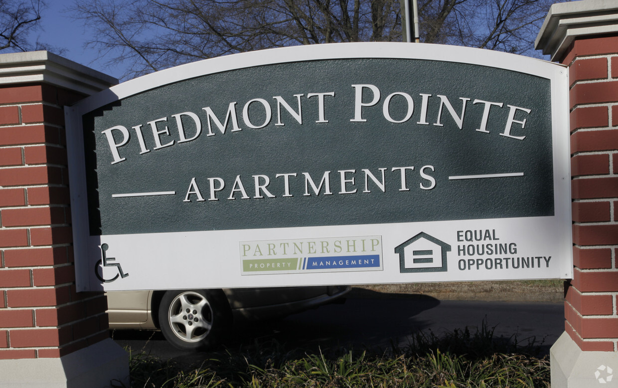 Foto del edificio - Piedmont Pointe Apartments