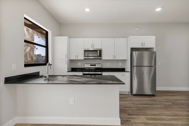 Building Photo - 4632 30th St SW