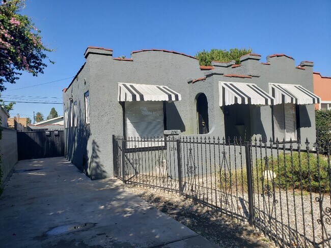 FRONT OF HOUSE - 2741 S West View St