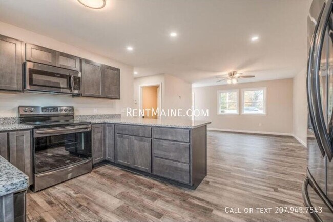 Building Photo - 221 Mountain Rd