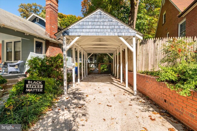 Building Photo - 117 Sherman Ave