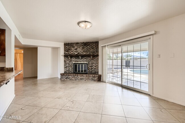 Building Photo - 6203 E Gold Dust Ave