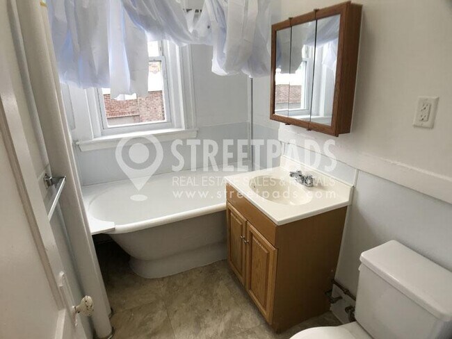 Foto del edificio - bedroom in Boston MA 02215