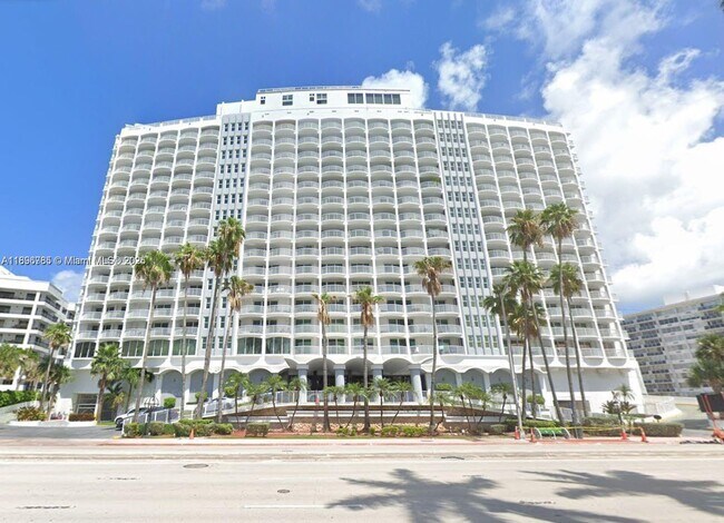 Foto del edificio - 5401 Collins Ave