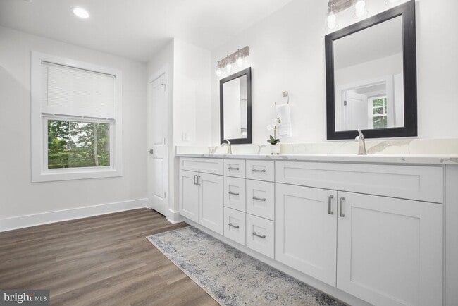 Foto del edificio - 10302 Laurel Ridge Way