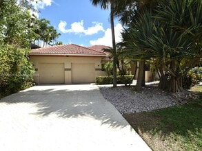 Building Photo - 800 SW 87th Terrace