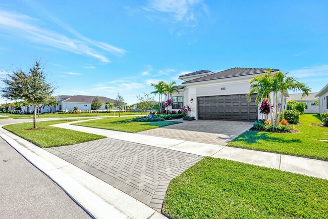 Building Photo - 15830 Key Biscayne Ln