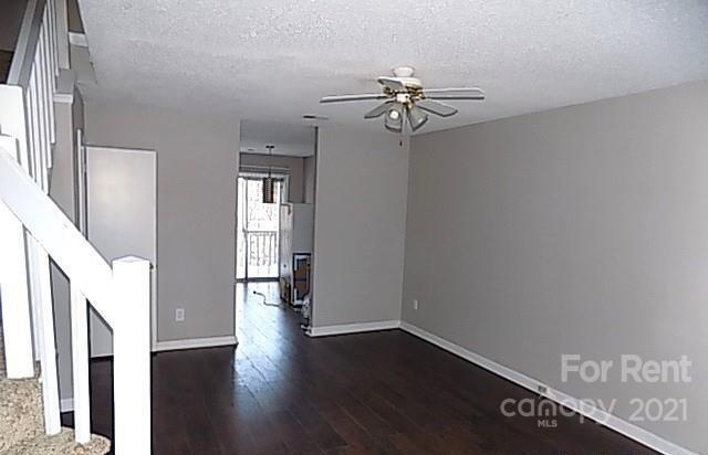 Foto del edificio - 6315 Windsor Gate Ln