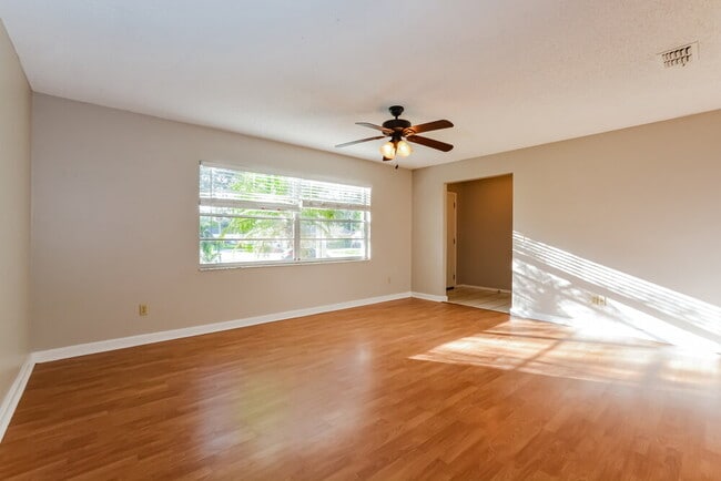 Building Photo - 9360 Toby Ln