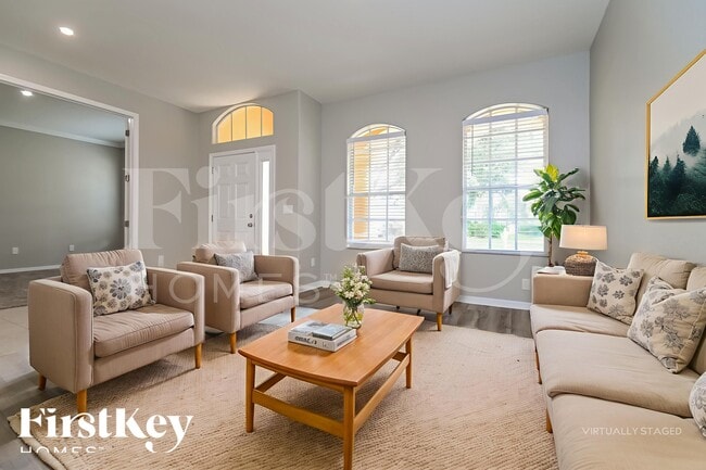 Building Photo - 9070 Pinebreeze Dr