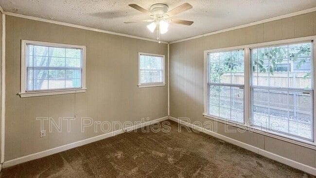 Building Photo - 607 Highlands St