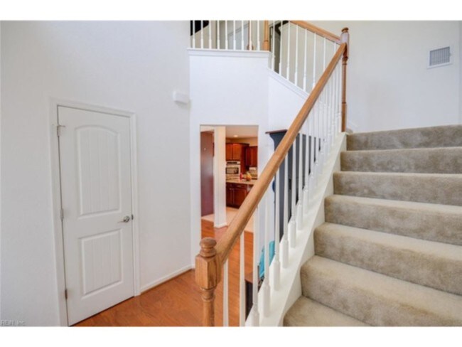 Building Photo - 819 Aaron Culbreth Ct