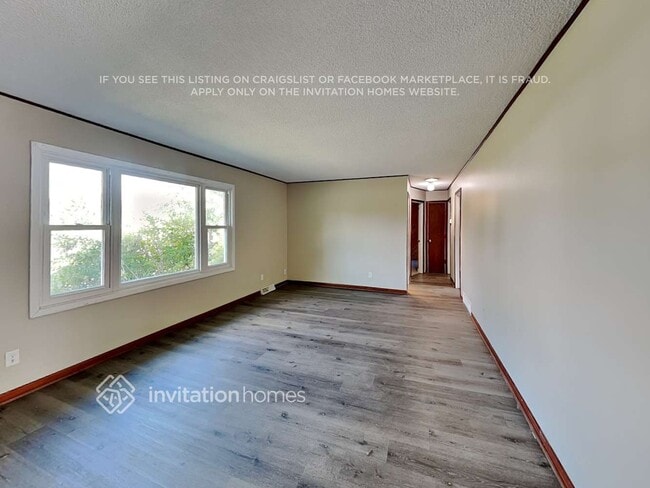 Building Photo - 13010 Deerwood Ln N