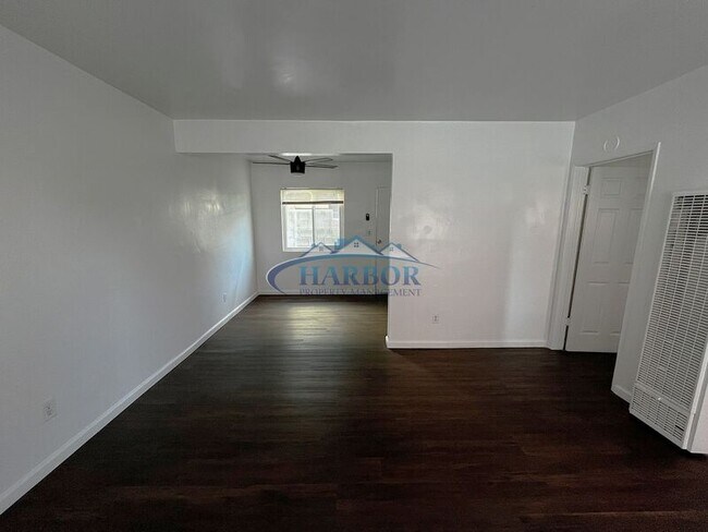 Foto del edificio - 5981 Lime Ave