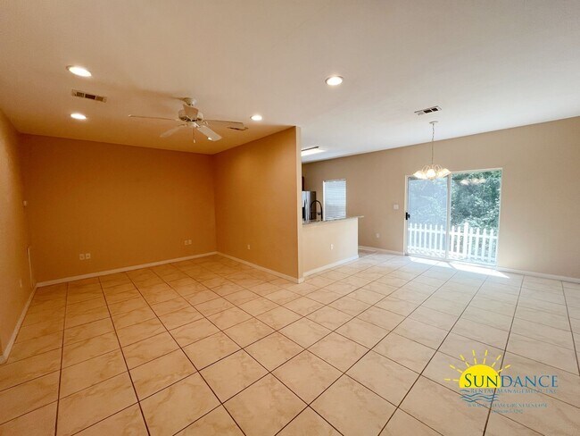 Building Photo - Ideally situated Niceville Townhome, Call Today!