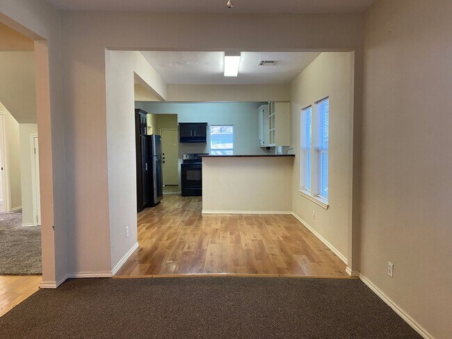 Foto del edificio - 3 BEDROOM, NEAR SCOTT AND WHITE