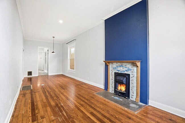 Building Photo - $2,540.95, 2-bed, 1-bath Victorian in the heart of Curtis Park with a detached garage.