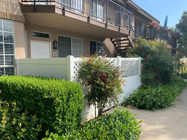 Foto del edificio - 2 bed / 2 bath unit in RSM available August 6th!!