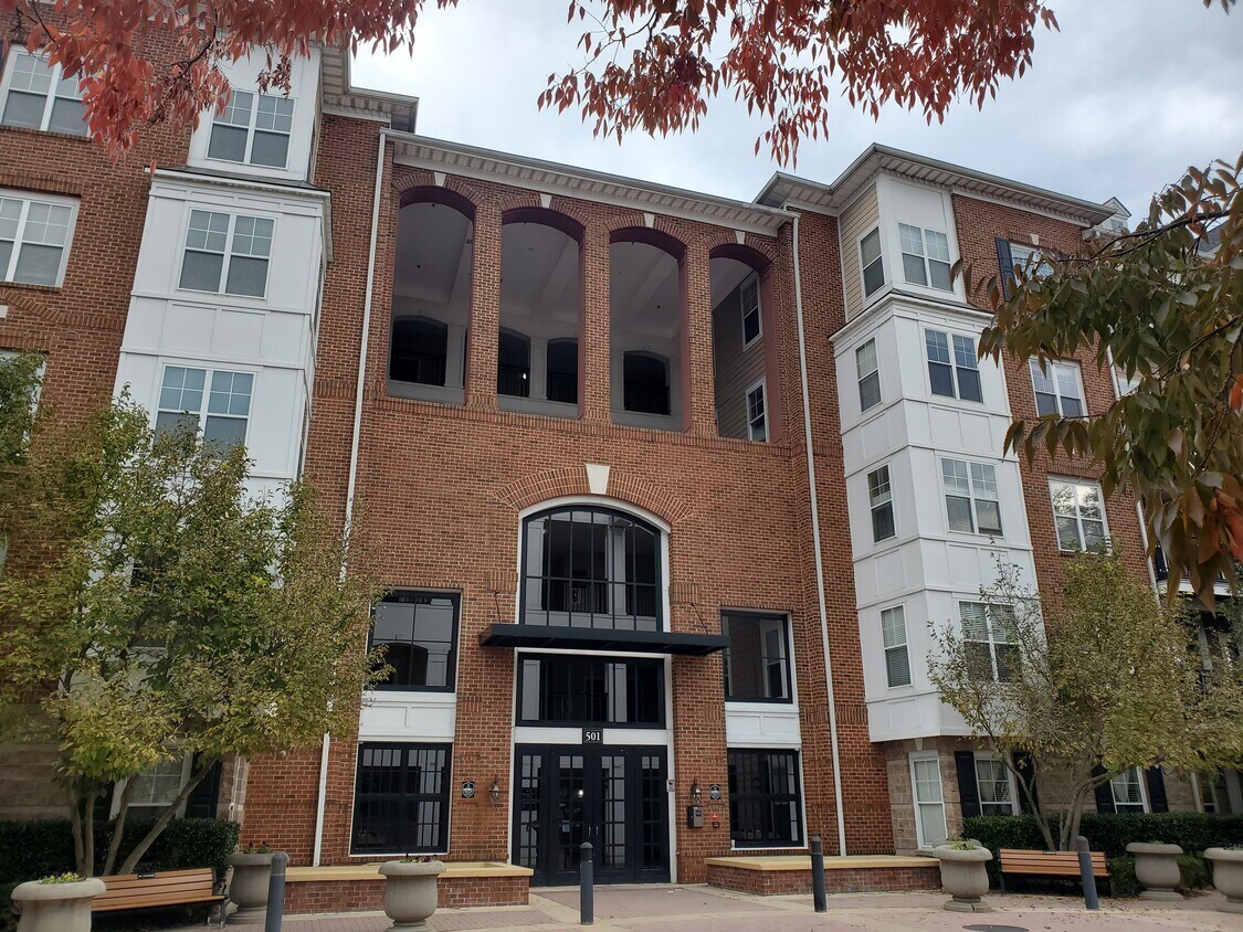 Foto principal - 501 Hungerford Dr
