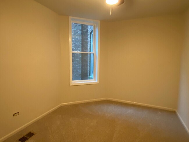 Building Photo - 1513 S Trumbull Ave