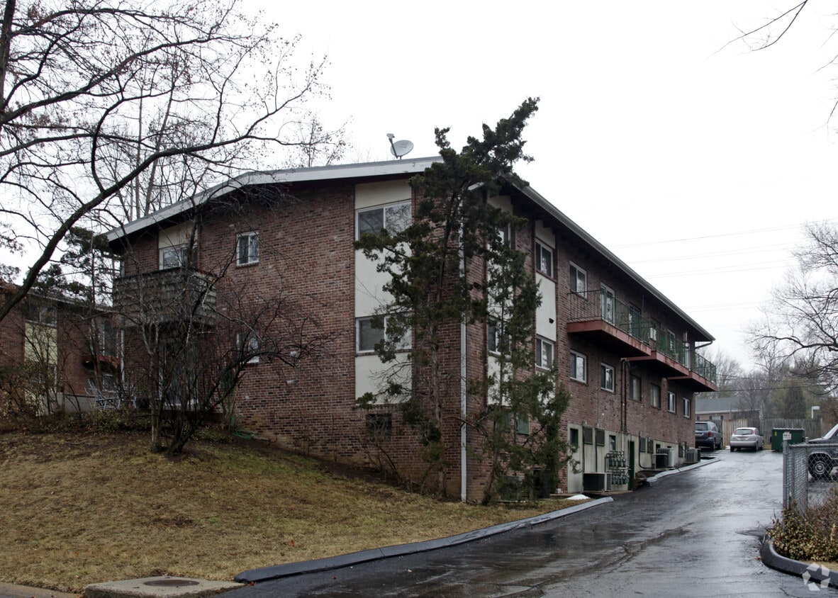 Building Photo - 51 Heather Dr