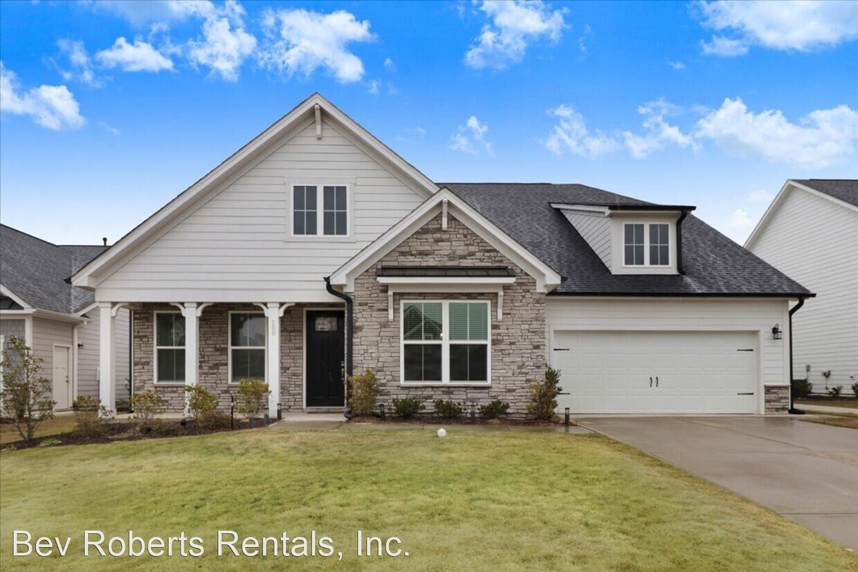 Foto principal - 4 br, 4.5 bath House - 200 Lingonberry Drive