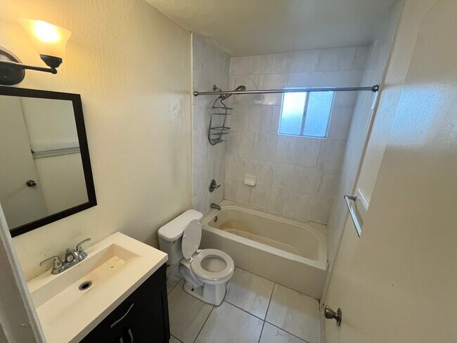 Foto del edificio - 2103 3rd St