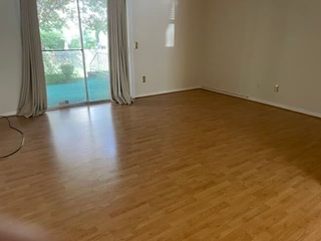 Building Photo - 3600 Chateau Dr