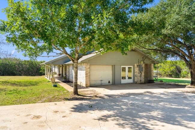 Building Photo - 5510 Blue Bluff Rd