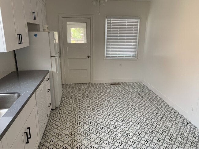 Building Photo - Updated, One of a Kind 2 Bed / 1 Bath Home...