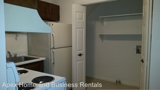 Building Photo - 209 Surrey Ct