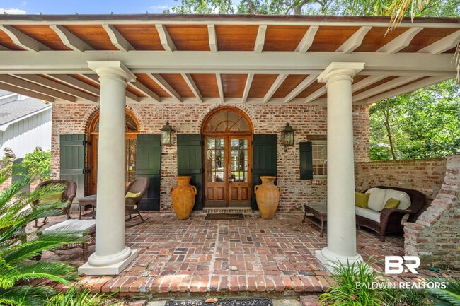 Building Photo - 209 Magnolia Ave