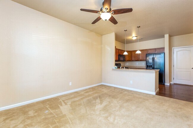 Building Photo - Townhome in the N/E Area for Rent