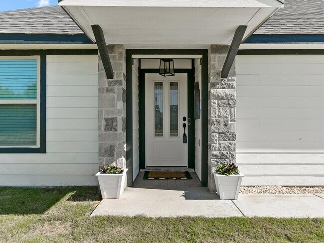 Foto del edificio - 6301 Hunterwood Dr