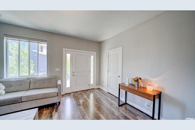 Foto del edificio - Beautiful 4 Bedroom Home in Midvale!