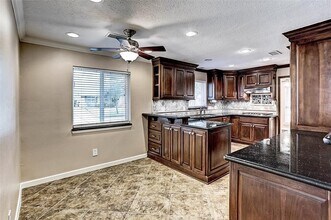 Building Photo - 6031 Cerritos Dr