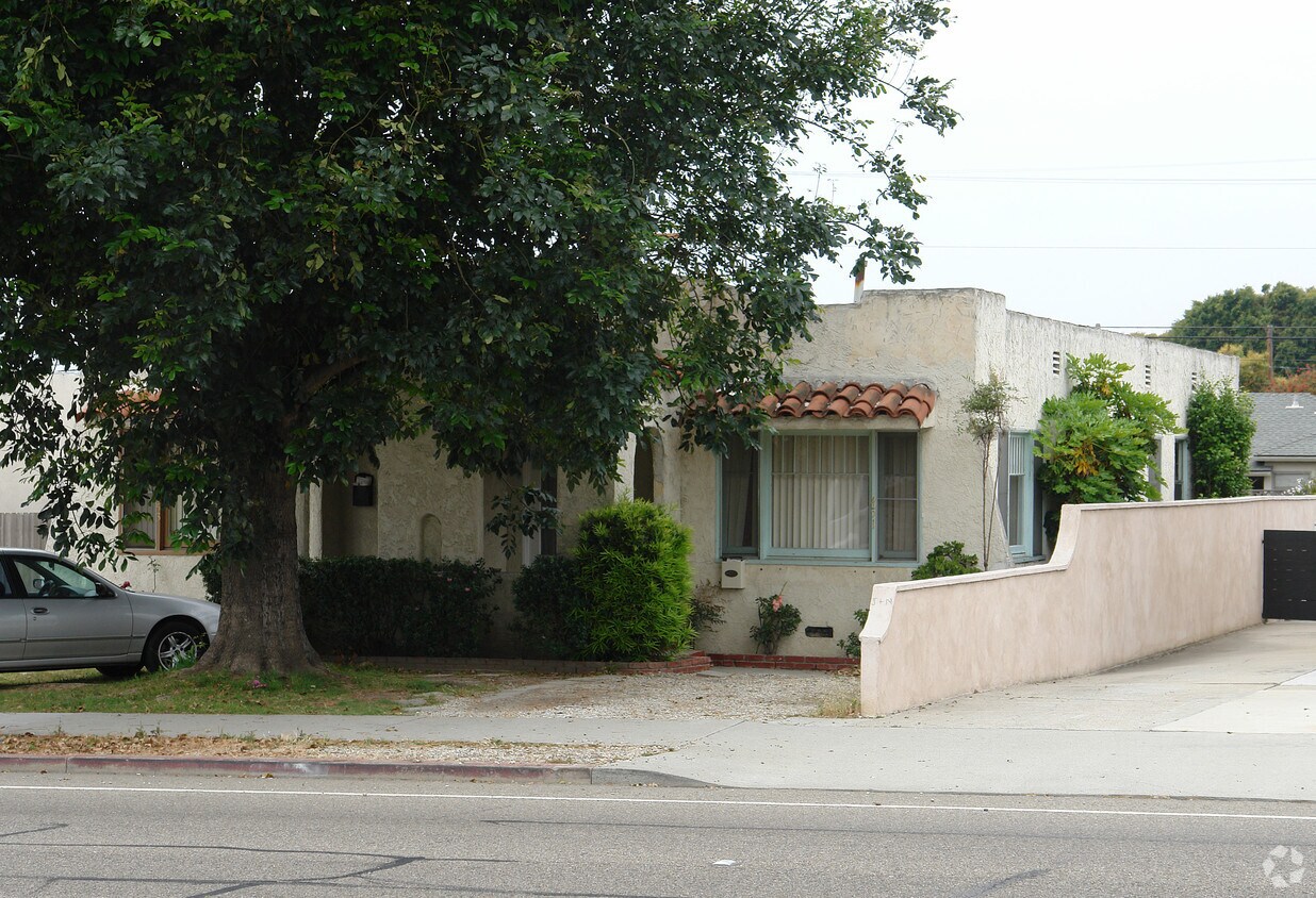 Building Photo - 451-453 S Seaward Ave