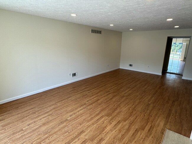 Building Photo - 2136 Rhine