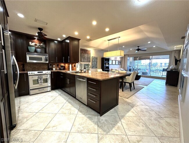 Building Photo - 9103 Vanderbilt Dr