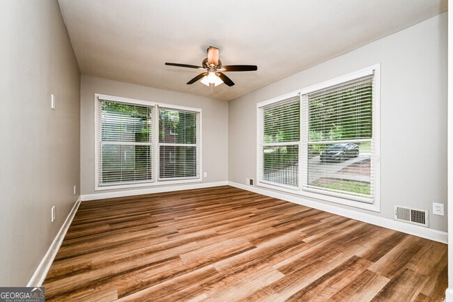 Foto del edificio - 901 Cone Rd