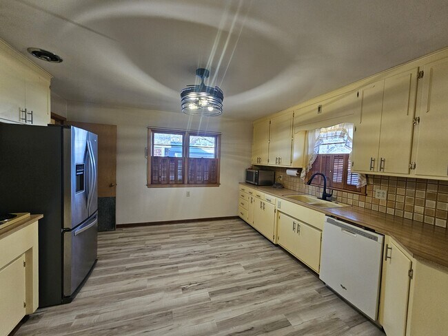 Foto del edificio - 2232 S 34th St