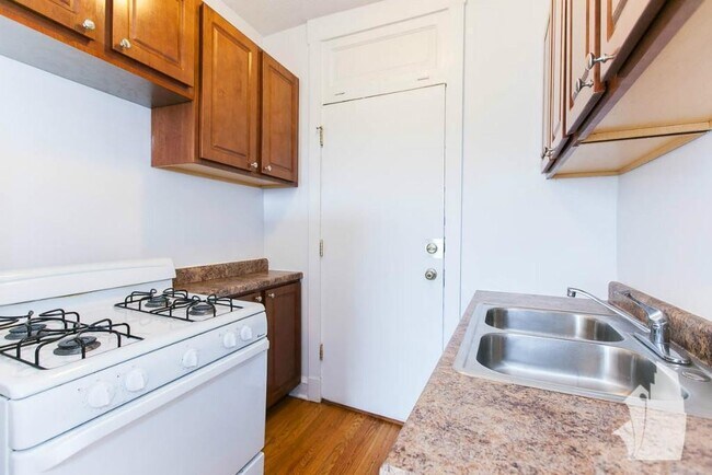 Building Photo - 2653 N Spaulding Ave