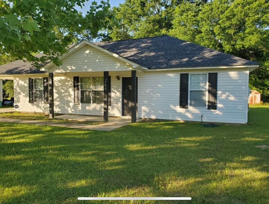 308 Woods Way, Dublin, GA 31021 House for Rent in Dublin, GA