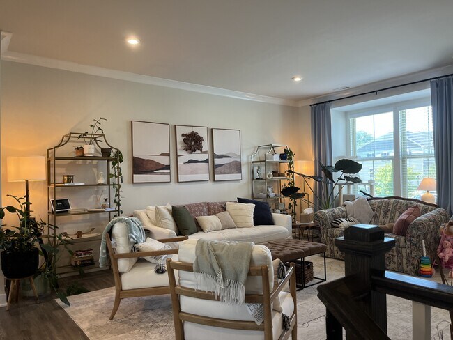 Foto del edificio - 113 Eagle Wood Dr