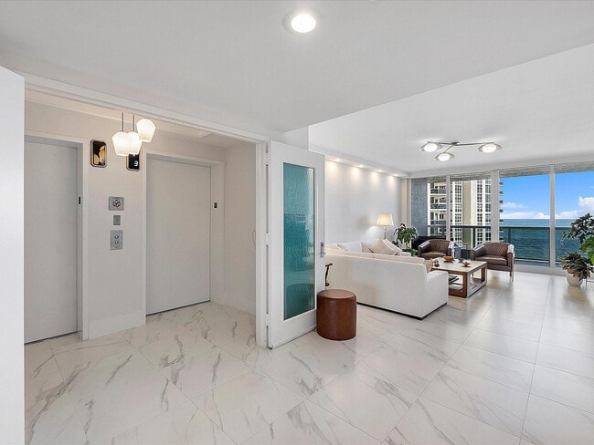 Foto del edificio - 3100 N Ocean Blvd