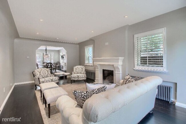 Building Photo - 3 br, 2.5 bath Townhome - 250 N Harrison St